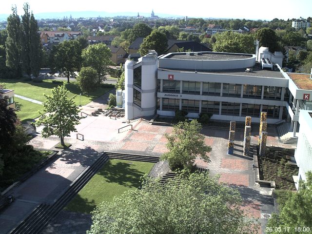 Foto der Webcam: Verwaltungsgeb&auml;ude, Innenhof mit Audimax, H&ouml;rsaal-Geb&auml;ude 1