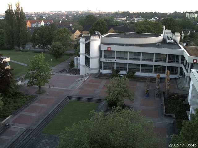 Foto der Webcam: Verwaltungsgebäude, Innenhof mit Audimax, Hörsaal-Gebäude 1