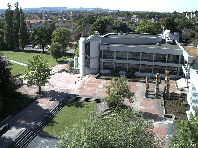 Foto der Webcam: Verwaltungsgebäude, Innenhof mit Audimax, Hörsaal-Gebäude 1