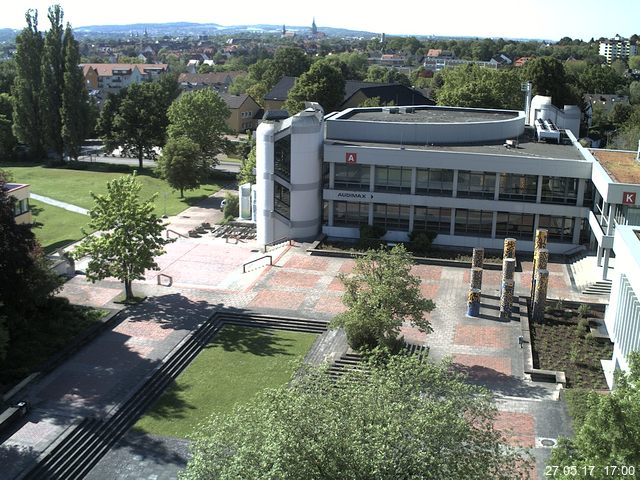 Foto der Webcam: Verwaltungsgebäude, Innenhof mit Audimax, Hörsaal-Gebäude 1