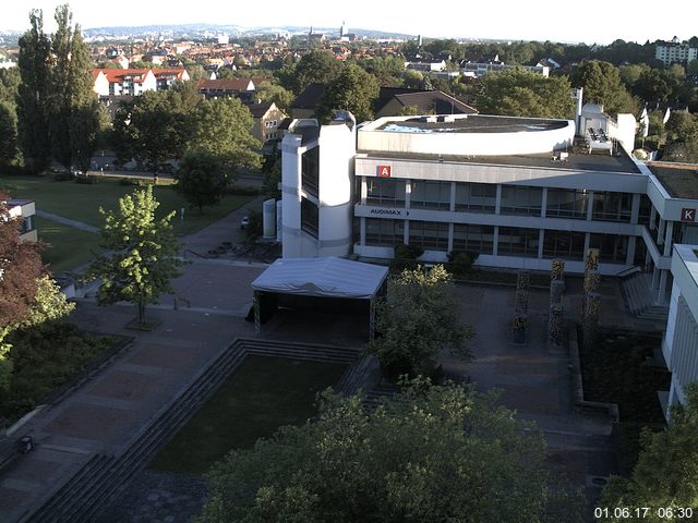 Foto der Webcam: Verwaltungsgeb&auml;ude, Innenhof mit Audimax, H&ouml;rsaal-Geb&auml;ude 1