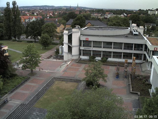 Foto der Webcam: Verwaltungsgebäude, Innenhof mit Audimax, Hörsaal-Gebäude 1