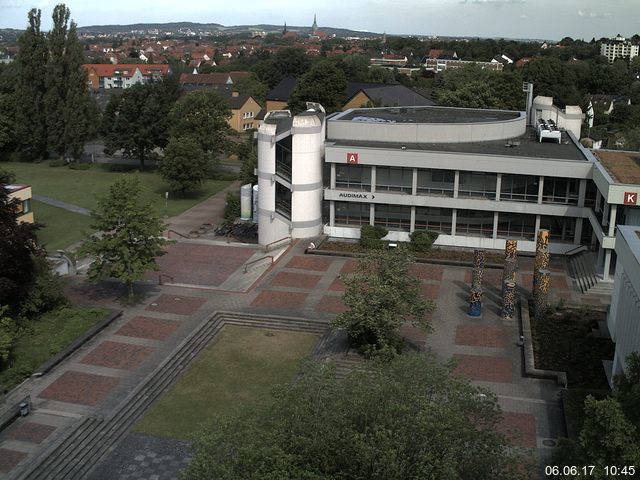 Foto der Webcam: Verwaltungsgebäude, Innenhof mit Audimax, Hörsaal-Gebäude 1