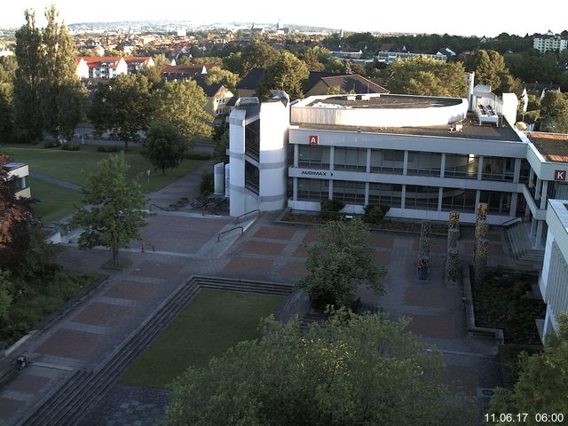 Foto der Webcam: Verwaltungsgeb&auml;ude, Innenhof mit Audimax, H&ouml;rsaal-Geb&auml;ude 1