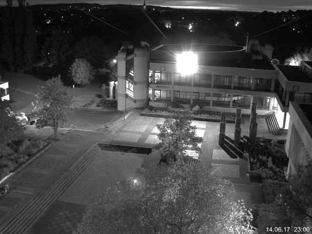 Foto der Webcam: Verwaltungsgebäude, Innenhof mit Audimax, Hörsaal-Gebäude 1