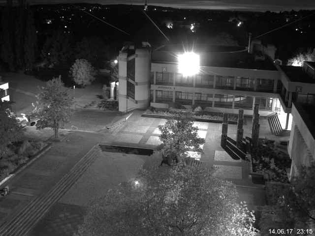 Foto der Webcam: Verwaltungsgebäude, Innenhof mit Audimax, Hörsaal-Gebäude 1