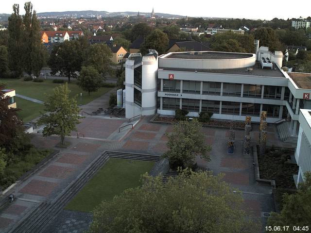 Foto der Webcam: Verwaltungsgebäude, Innenhof mit Audimax, Hörsaal-Gebäude 1