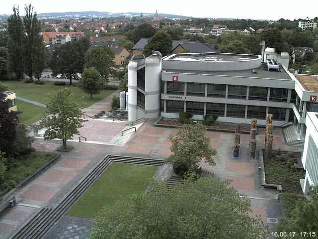 Foto der Webcam: Verwaltungsgebäude, Innenhof mit Audimax, Hörsaal-Gebäude 1