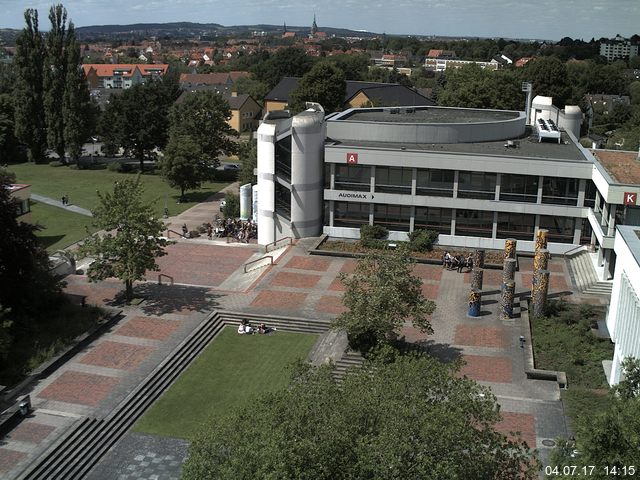 Foto der Webcam: Verwaltungsgebäude, Innenhof mit Audimax, Hörsaal-Gebäude 1