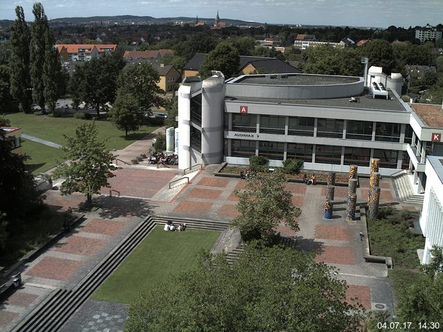 Foto der Webcam: Verwaltungsgebäude, Innenhof mit Audimax, Hörsaal-Gebäude 1