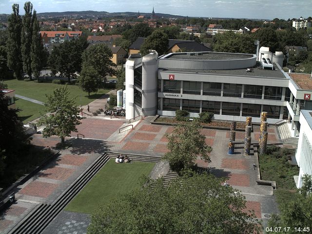 Foto der Webcam: Verwaltungsgebäude, Innenhof mit Audimax, Hörsaal-Gebäude 1