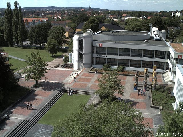 Foto der Webcam: Verwaltungsgebäude, Innenhof mit Audimax, Hörsaal-Gebäude 1