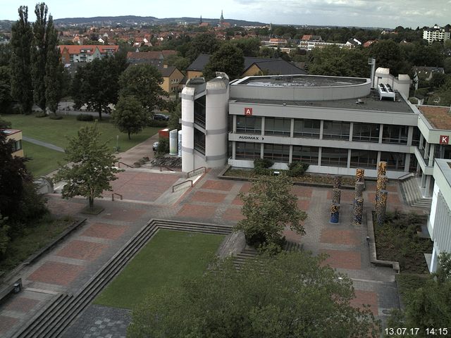 Foto der Webcam: Verwaltungsgebäude, Innenhof mit Audimax, Hörsaal-Gebäude 1