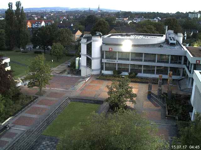 Foto der Webcam: Verwaltungsgebäude, Innenhof mit Audimax, Hörsaal-Gebäude 1