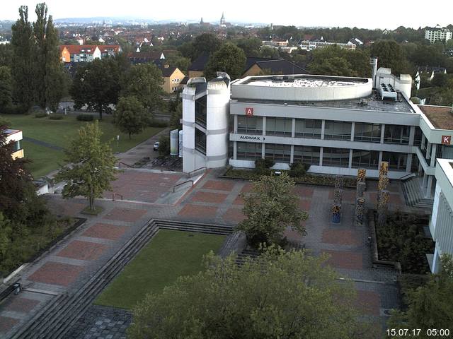 Foto der Webcam: Verwaltungsgebäude, Innenhof mit Audimax, Hörsaal-Gebäude 1