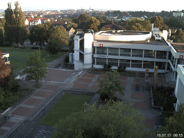 Foto der Webcam: Verwaltungsgeb&auml;ude, Innenhof mit Audimax, H&ouml;rsaal-Geb&auml;ude 1