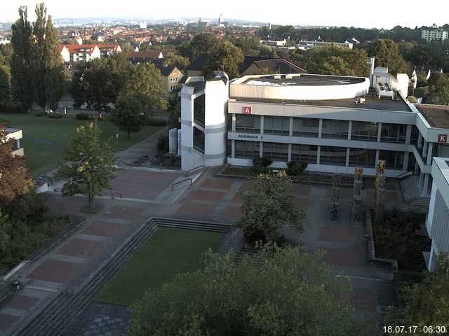 Foto der Webcam: Verwaltungsgeb&auml;ude, Innenhof mit Audimax, H&ouml;rsaal-Geb&auml;ude 1