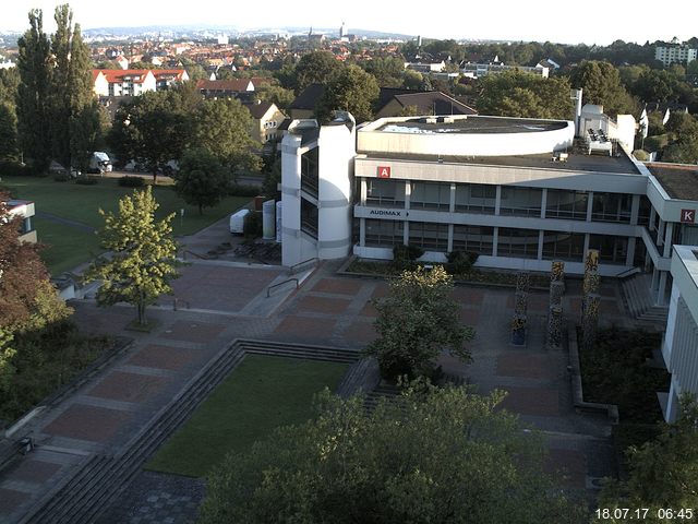 Foto der Webcam: Verwaltungsgeb&auml;ude, Innenhof mit Audimax, H&ouml;rsaal-Geb&auml;ude 1