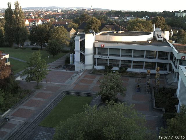 Foto der Webcam: Verwaltungsgeb&auml;ude, Innenhof mit Audimax, H&ouml;rsaal-Geb&auml;ude 1