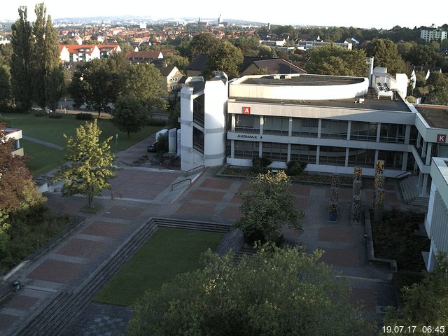 Foto der Webcam: Verwaltungsgeb&auml;ude, Innenhof mit Audimax, H&ouml;rsaal-Geb&auml;ude 1
