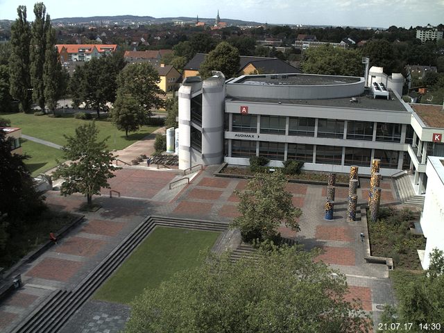 Foto der Webcam: Verwaltungsgebäude, Innenhof mit Audimax, Hörsaal-Gebäude 1