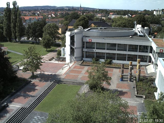 Foto der Webcam: Verwaltungsgebäude, Innenhof mit Audimax, Hörsaal-Gebäude 1