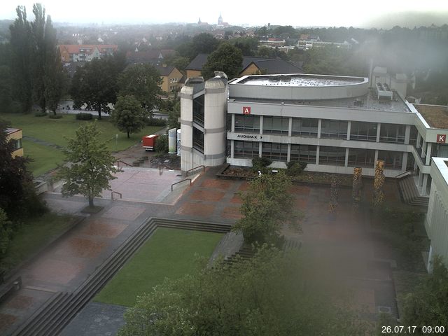 Foto der Webcam: Verwaltungsgebäude, Innenhof mit Audimax, Hörsaal-Gebäude 1