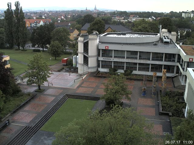 Foto der Webcam: Verwaltungsgebäude, Innenhof mit Audimax, Hörsaal-Gebäude 1