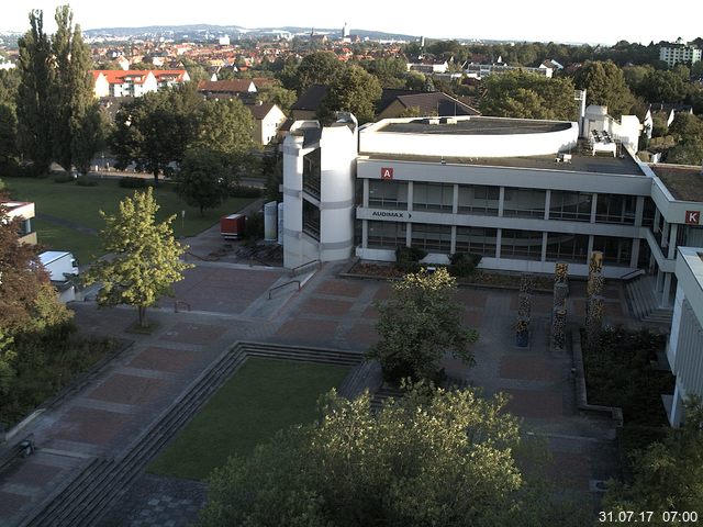 Foto der Webcam: Verwaltungsgeb&auml;ude, Innenhof mit Audimax, H&ouml;rsaal-Geb&auml;ude 1