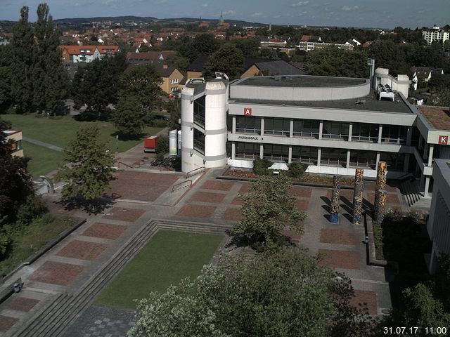 Foto der Webcam: Verwaltungsgebäude, Innenhof mit Audimax, Hörsaal-Gebäude 1