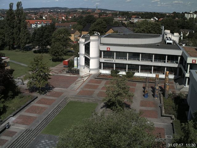 Foto der Webcam: Verwaltungsgebäude, Innenhof mit Audimax, Hörsaal-Gebäude 1