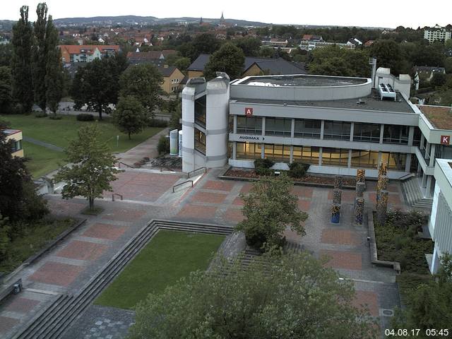 Foto der Webcam: Verwaltungsgebäude, Innenhof mit Audimax, Hörsaal-Gebäude 1