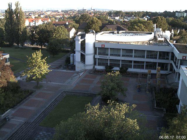 Foto der Webcam: Verwaltungsgeb&auml;ude, Innenhof mit Audimax, H&ouml;rsaal-Geb&auml;ude 1