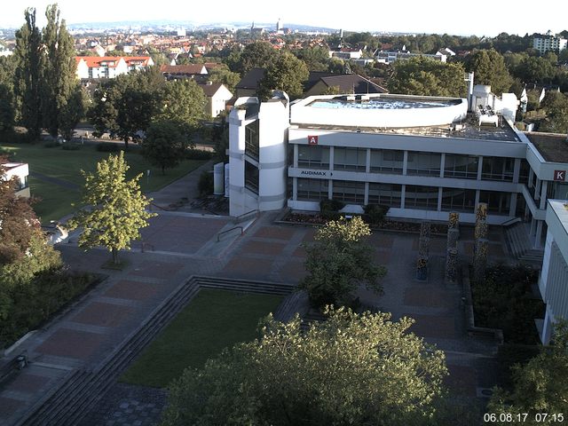 Foto der Webcam: Verwaltungsgeb&auml;ude, Innenhof mit Audimax, H&ouml;rsaal-Geb&auml;ude 1