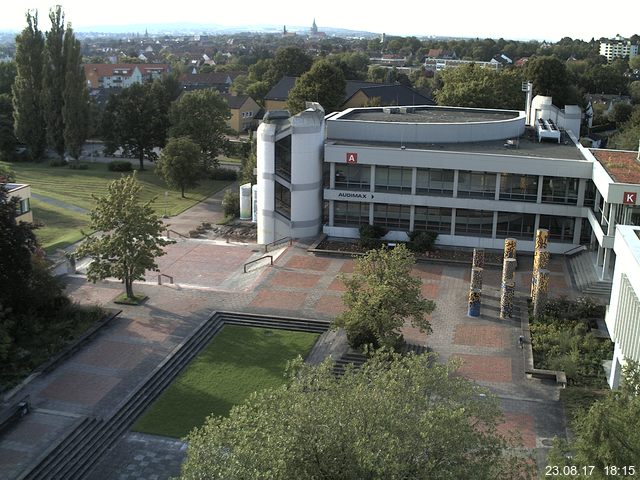 Foto der Webcam: Verwaltungsgeb&auml;ude, Innenhof mit Audimax, H&ouml;rsaal-Geb&auml;ude 1