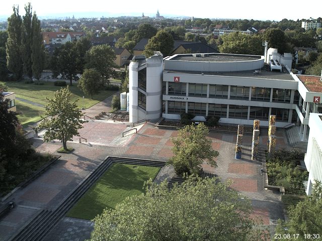 Foto der Webcam: Verwaltungsgeb&auml;ude, Innenhof mit Audimax, H&ouml;rsaal-Geb&auml;ude 1