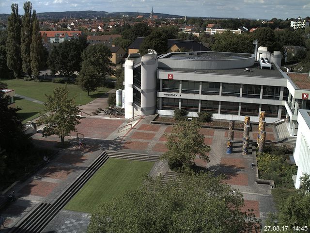 Foto der Webcam: Verwaltungsgebäude, Innenhof mit Audimax, Hörsaal-Gebäude 1