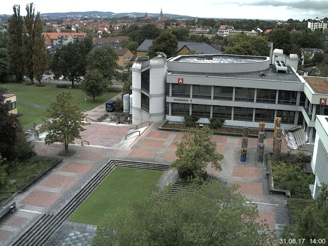 Foto der Webcam: Verwaltungsgebäude, Innenhof mit Audimax, Hörsaal-Gebäude 1