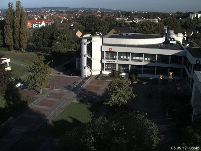 Foto der Webcam: Verwaltungsgeb&auml;ude, Innenhof mit Audimax, H&ouml;rsaal-Geb&auml;ude 1