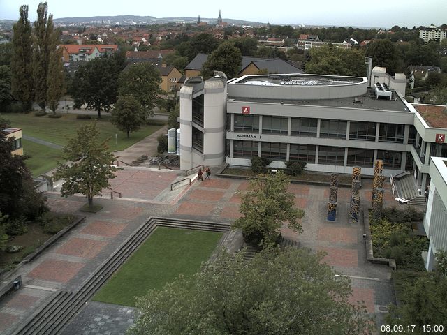 Foto der Webcam: Verwaltungsgebäude, Innenhof mit Audimax, Hörsaal-Gebäude 1