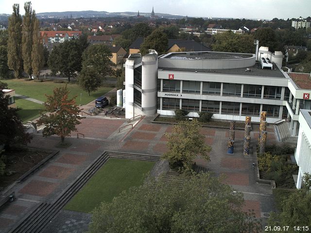 Foto der Webcam: Verwaltungsgebäude, Innenhof mit Audimax, Hörsaal-Gebäude 1