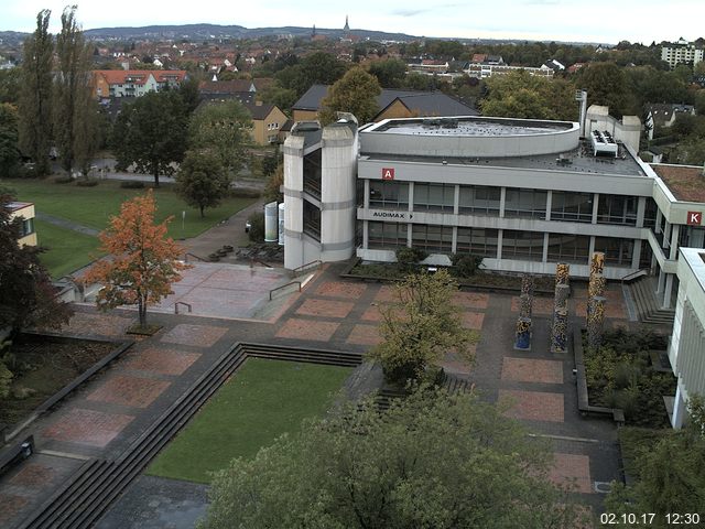 Foto der Webcam: Verwaltungsgebäude, Innenhof mit Audimax, Hörsaal-Gebäude 1