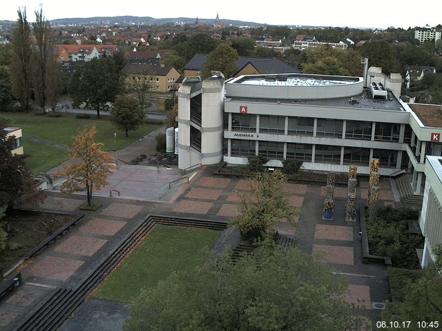 Foto der Webcam: Verwaltungsgebäude, Innenhof mit Audimax, Hörsaal-Gebäude 1