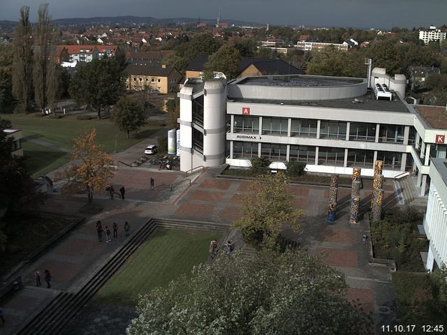 Foto der Webcam: Verwaltungsgebäude, Innenhof mit Audimax, Hörsaal-Gebäude 1