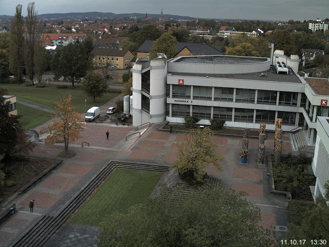 Foto der Webcam: Verwaltungsgebäude, Innenhof mit Audimax, Hörsaal-Gebäude 1