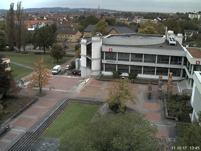 Foto der Webcam: Verwaltungsgebäude, Innenhof mit Audimax, Hörsaal-Gebäude 1