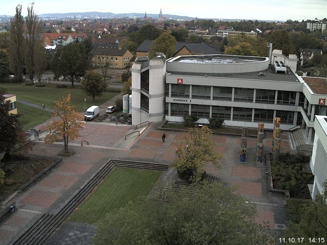 Foto der Webcam: Verwaltungsgebäude, Innenhof mit Audimax, Hörsaal-Gebäude 1