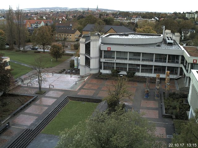 Foto der Webcam: Verwaltungsgebäude, Innenhof mit Audimax, Hörsaal-Gebäude 1