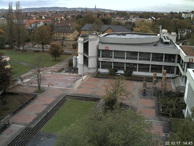 Foto der Webcam: Verwaltungsgebäude, Innenhof mit Audimax, Hörsaal-Gebäude 1