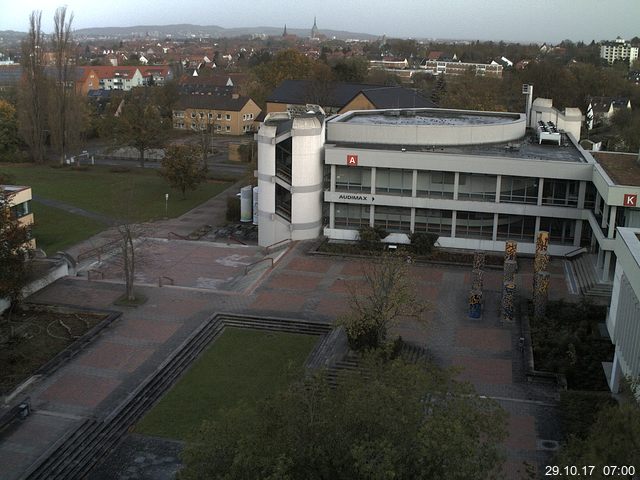 Foto der Webcam: Verwaltungsgeb&auml;ude, Innenhof mit Audimax, H&ouml;rsaal-Geb&auml;ude 1